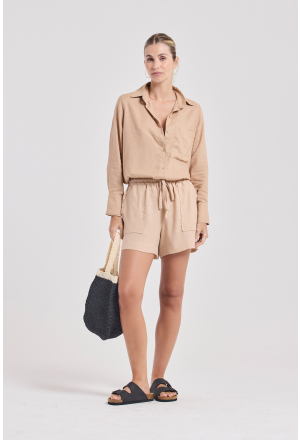 SHORT BOLSO CAMBRAIA BEGE