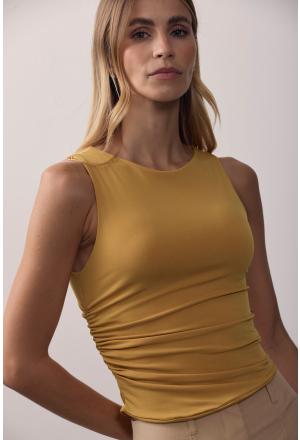 BLUSA DETALHE LATERAL MOSTARDA