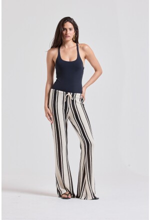 CALÇA BOCA SINO TRICOT