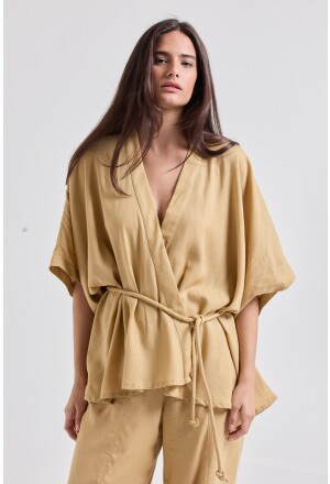 KIMONO CAMBRAIA CARAMELO