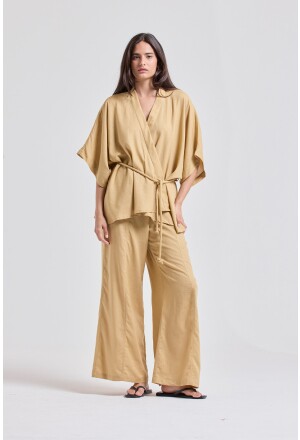 KIMONO CAMBRAIA CARAMELO