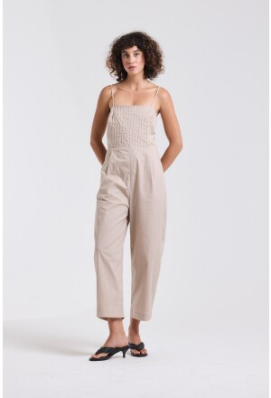 MACACÃO DETALHES NERVURA KAKI