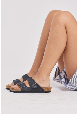 SANDALIA LE CORK LISBOA PRETO ESTONADO FIVELA PRETA