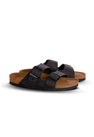 SANDALIA LE CORK LISBOA PRETO ESTONADO FIVELA PRETA