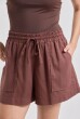 SHORT BOLSO CAMBRAIA MARROM