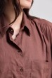 CAMISA BOLSOS CAMBRAIA MARROM