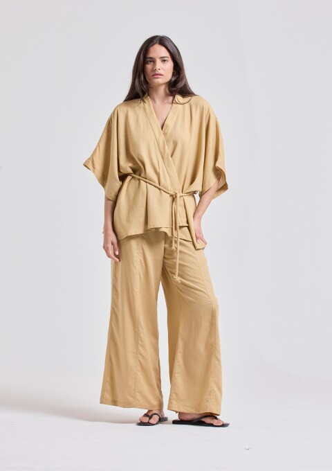 KIMONO CAMBRAIA CARAMELO