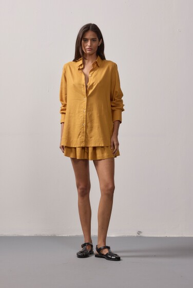 CAMISA SOCIAL ARREDONDADA CAMBRAIA MOSTARDA