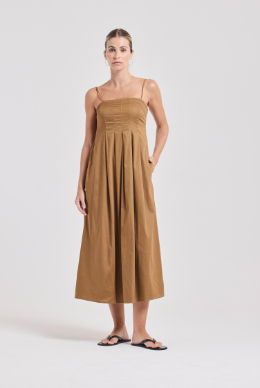 VESTIDO MIDI PREGAS MARROM