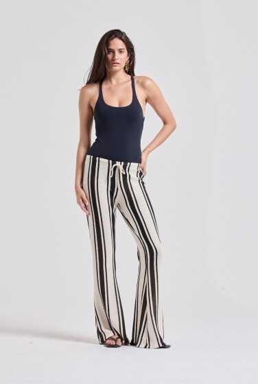 CALÇA BOCA SINO TRICOT