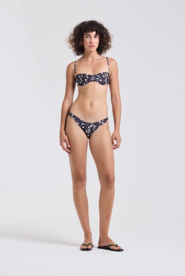 CALCINHA BASICA PRETO TULIPAS