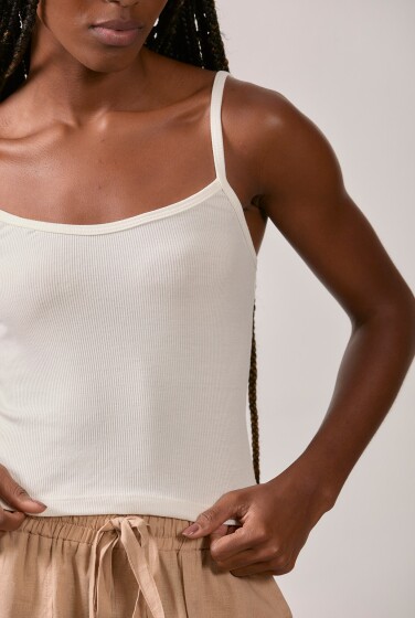 BLUSA CANELADA ALÇA OFFWHITE