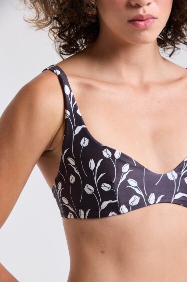 TOP ONDA PRETO TULIPAS